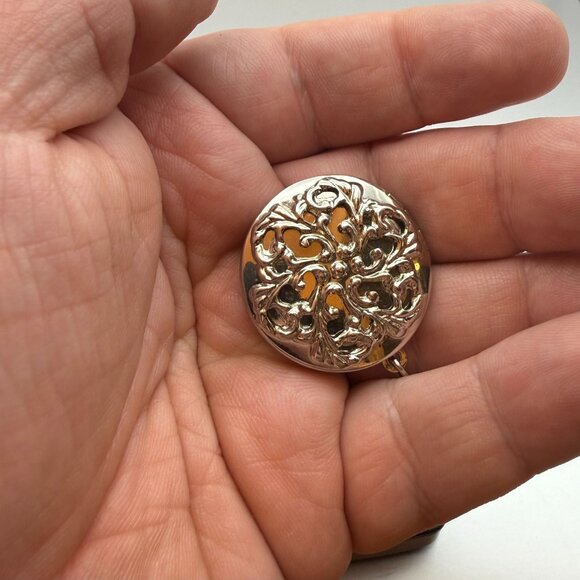 VTG Silver Tone Round Filigree Photo Locket Pendant - Picture 5 of 6